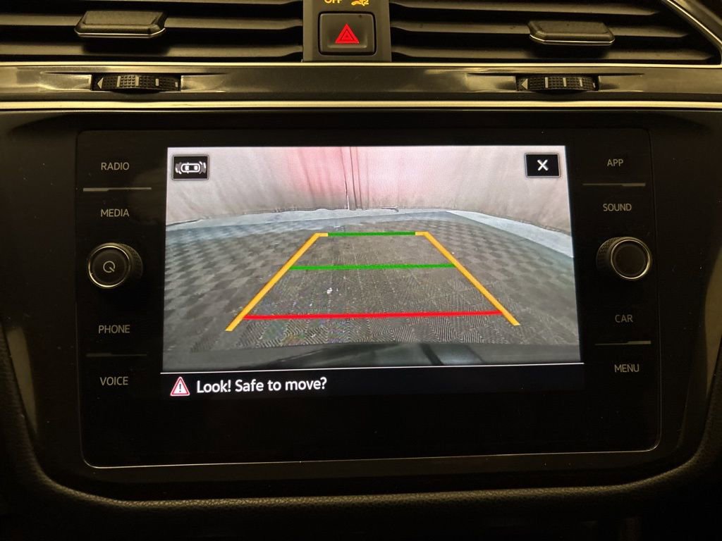 Used 2024 Volkswagen Tiguan SE R-Line image 19