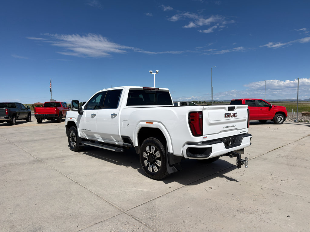 Used 2024 GMC Sierra 2500 Denali AWD/4WD image 3