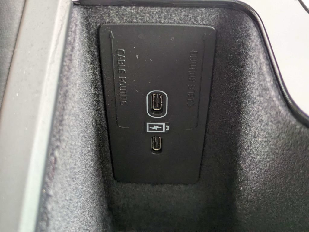 Certified 2025 Volvo XC90 B5 Core AWD/4WD image 33