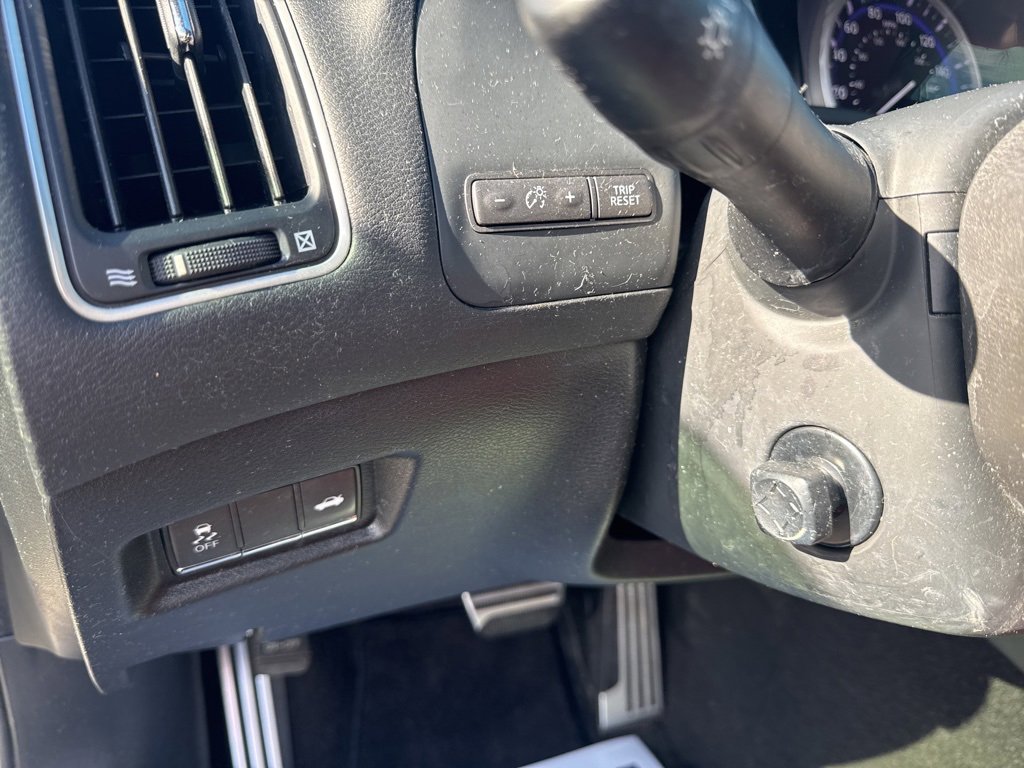 Used 2017 INFINITI Q60 Red Sport 400 image 23