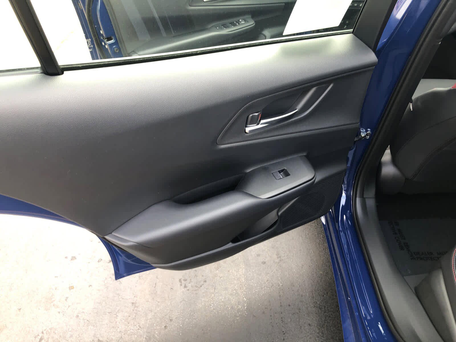 New 2026 Toyota Prius Plug-In Hybrid FWD image 27