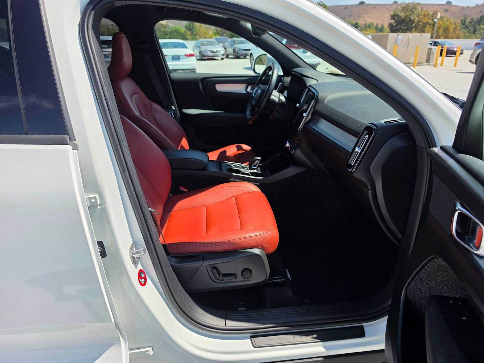 Used 2019 Volvo XC40 T5 Momentum AWD/4WD image 10