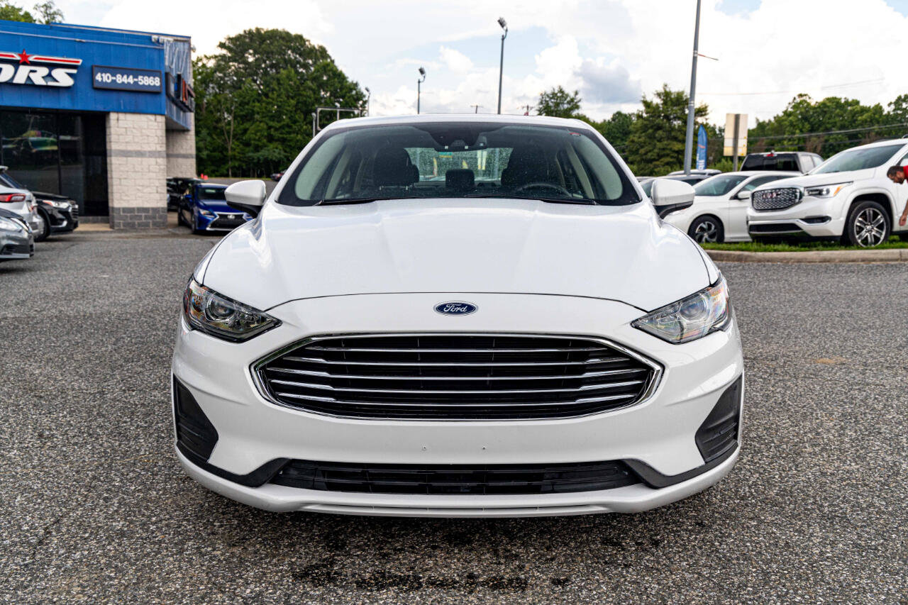 Used 2019 Ford Fusion SE image 2