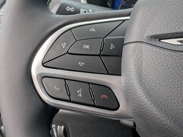 New 2027 Chrysler Pacifica Select FWD image 17