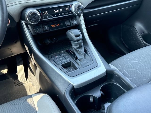 Used 2021 Toyota RAV4 XLE w/ XLE Grade Weather Package AWD/4WD image 11