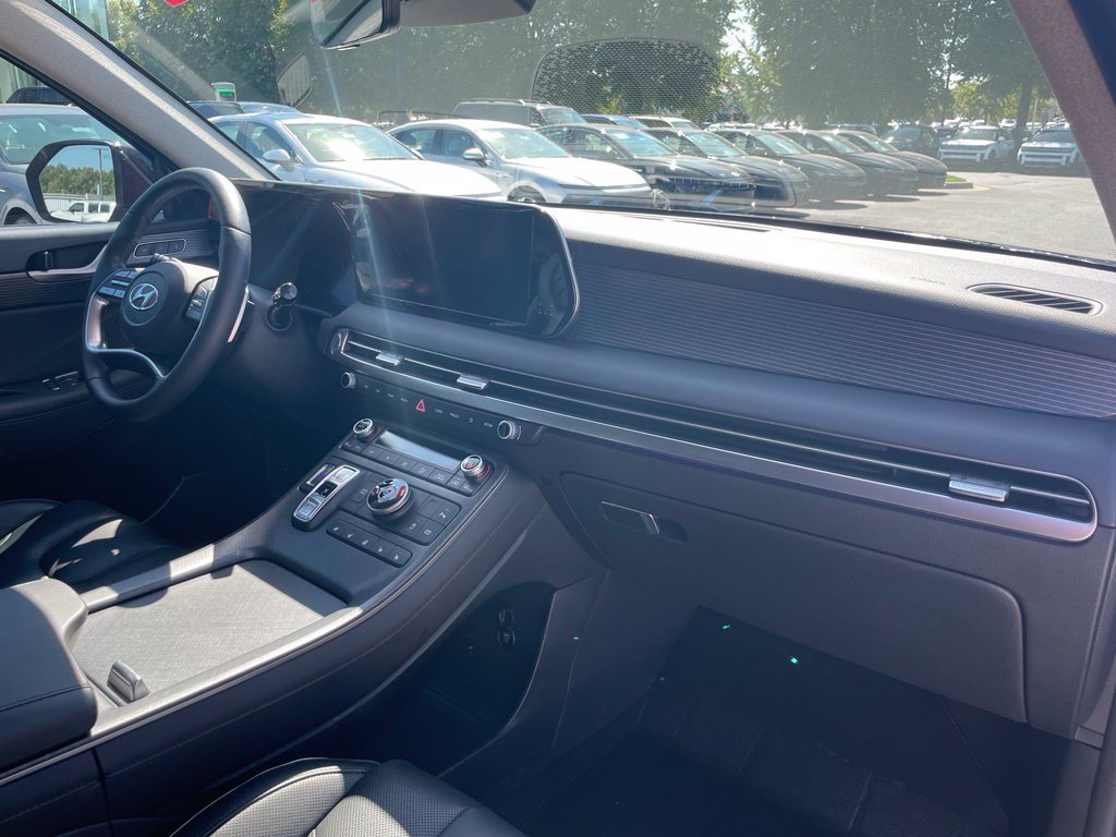 Certified 2024 Hyundai Palisade Limited FWD image 30