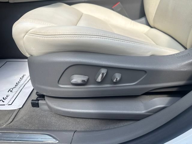 Certified 2019 Cadillac XT5 Luxury w/ Trailering Package AWD/4WD image 16