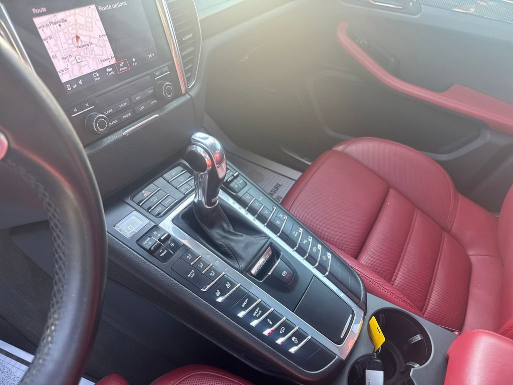 Used 2017 Porsche Macan GTS AWD/4WD image 24