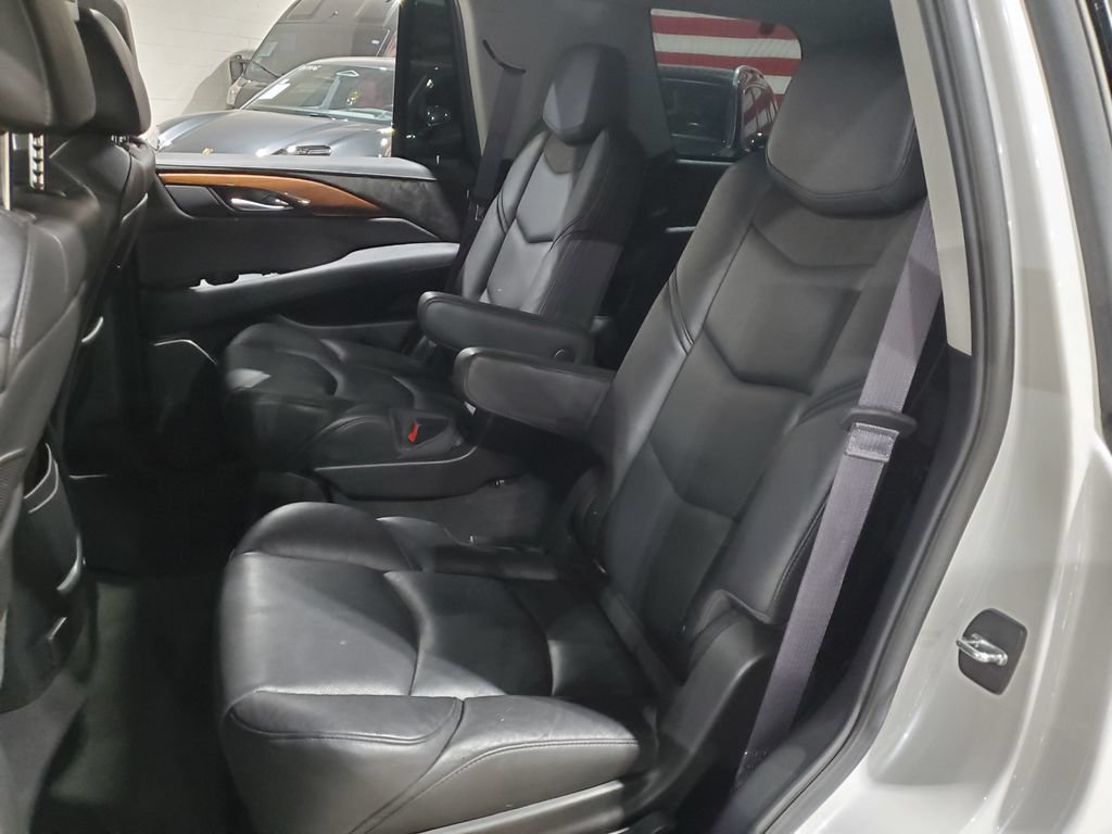 Used 2017 Cadillac Escalade Premium Luxury AWD/4WD image 25