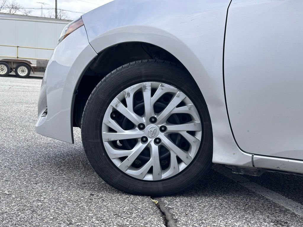 Used 2019 Toyota Corolla LE image 8