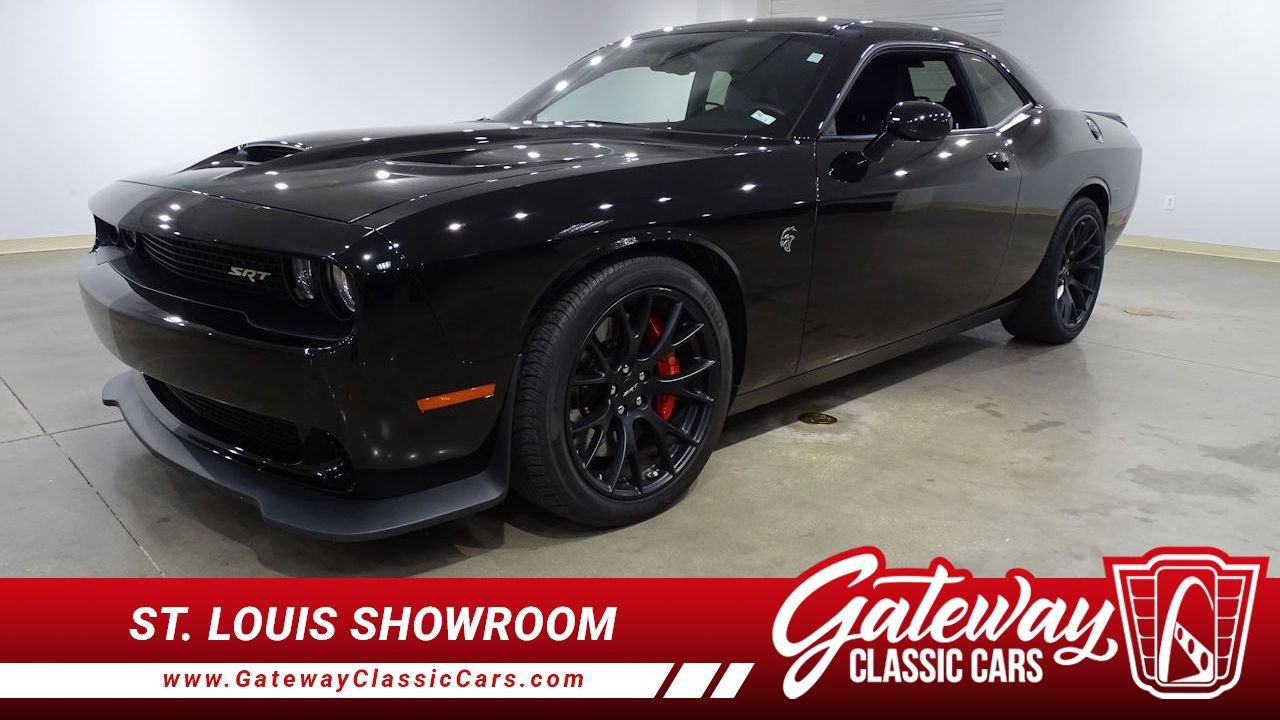 Used 2015 Dodge Challenger SRT Hellcat RWD image 1