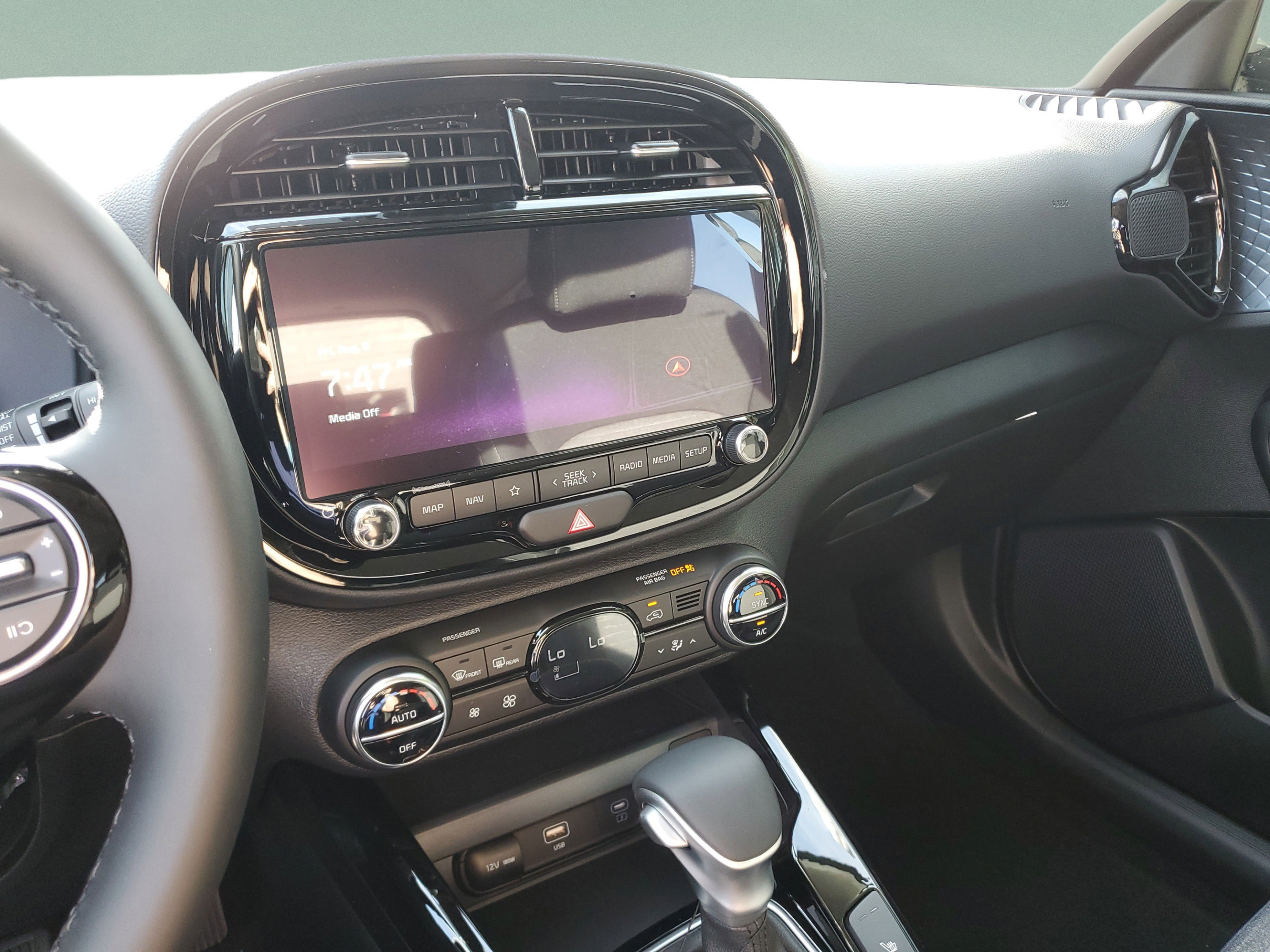 Certified 2025 Kia Soul EX FWD image 22