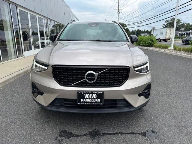 Certified 2023 Volvo XC40 B5 Plus w/ Climate Package AWD/4WD image 7