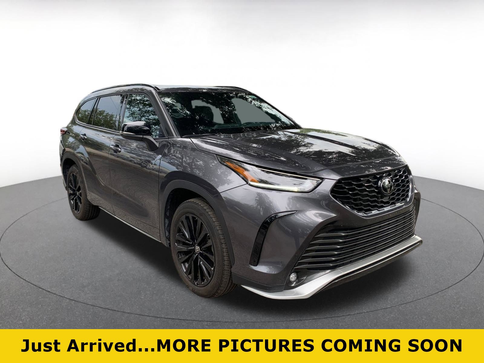 Used 2024 Toyota Highlander XSE