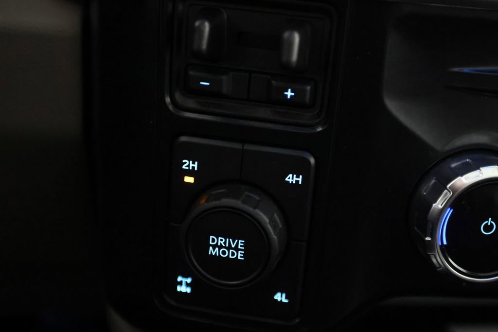 Used 2025 Ford F250 Platinum w/ Platinum Plus Package AWD/4WD image 24