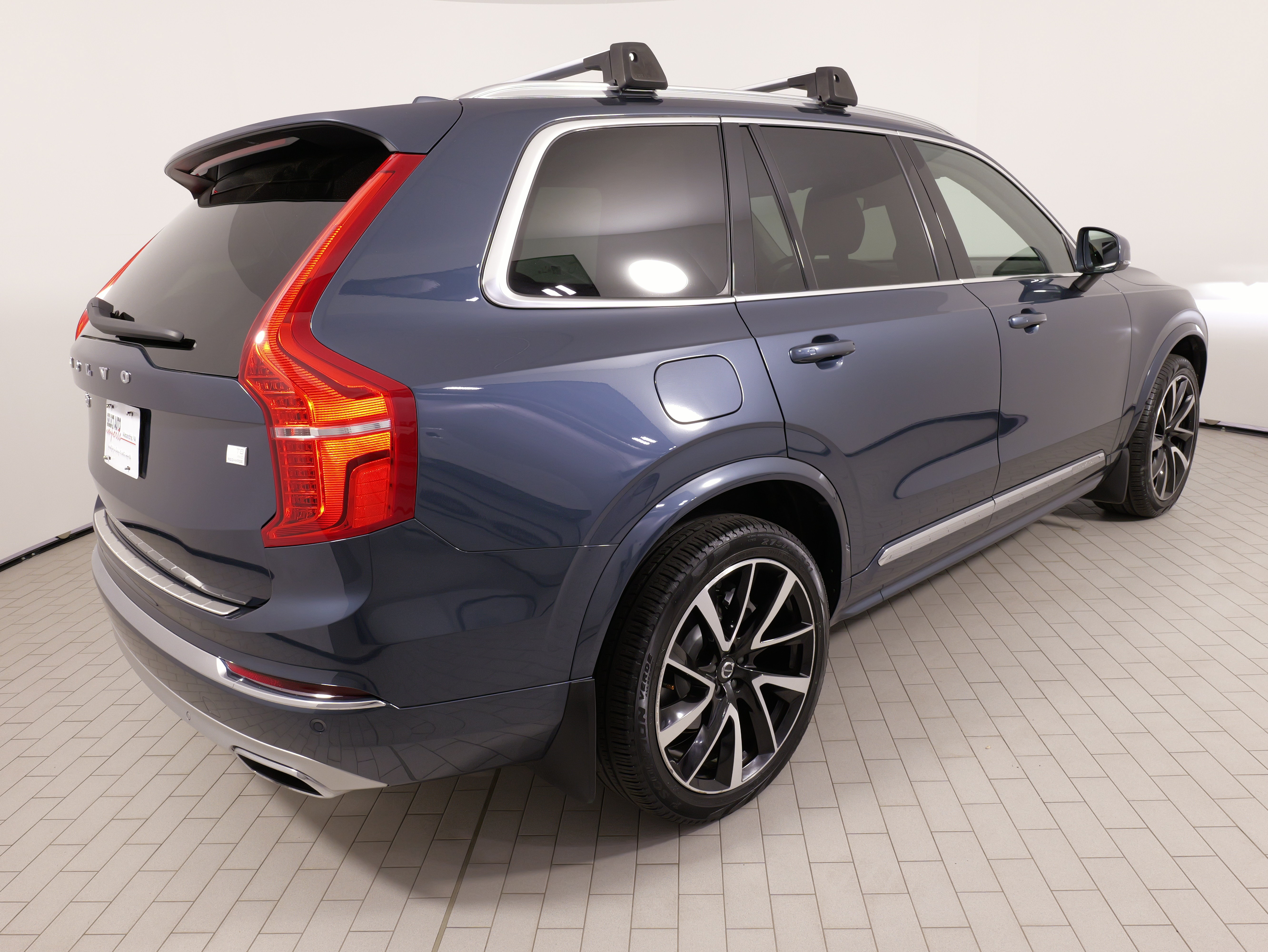 Used 2021 Volvo XC90 T8 Inscription Expression w/ Protection Package Premier AWD/4WD image 11