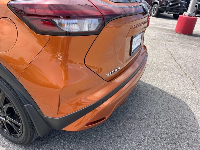 Used 2023 Nissan Kicks SR w/ SR Premium Package FWD image 10