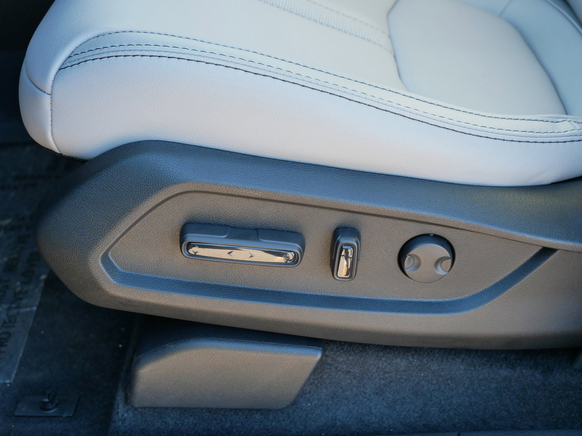 New 2025 Honda Pilot Touring image 6