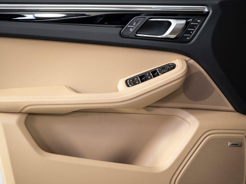 New 2026 Porsche Macan AWD/4WD image 6