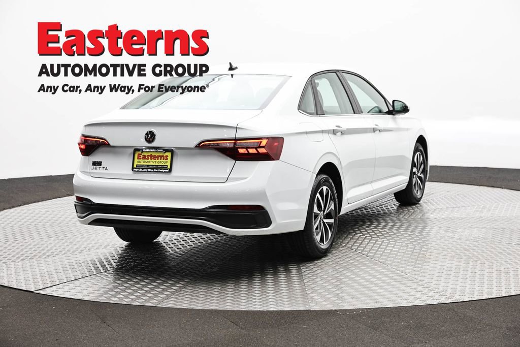 Used 2024 Volkswagen Jetta S image 4