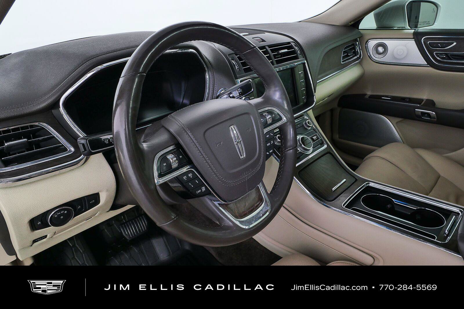 Used 2018 Lincoln Continental Reserve FWD image 4