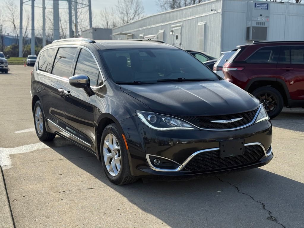 Used 2020 Chrysler Pacifica Limited image 4