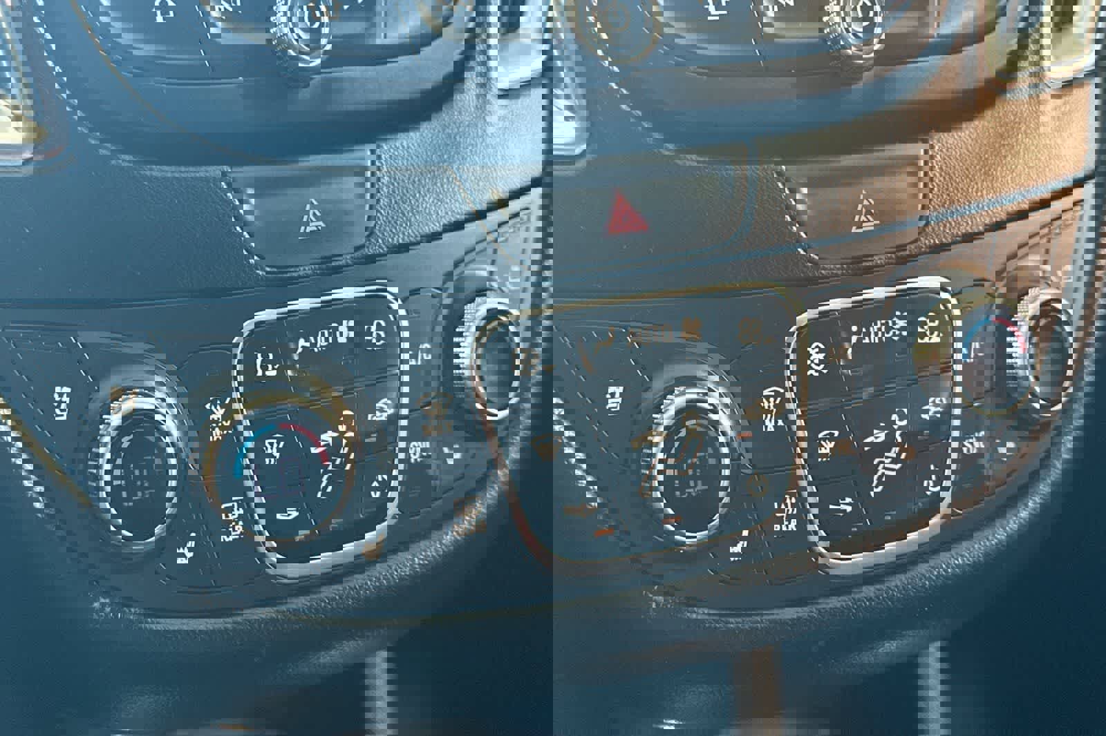 Used 2017 Chevrolet Malibu Premier image 24