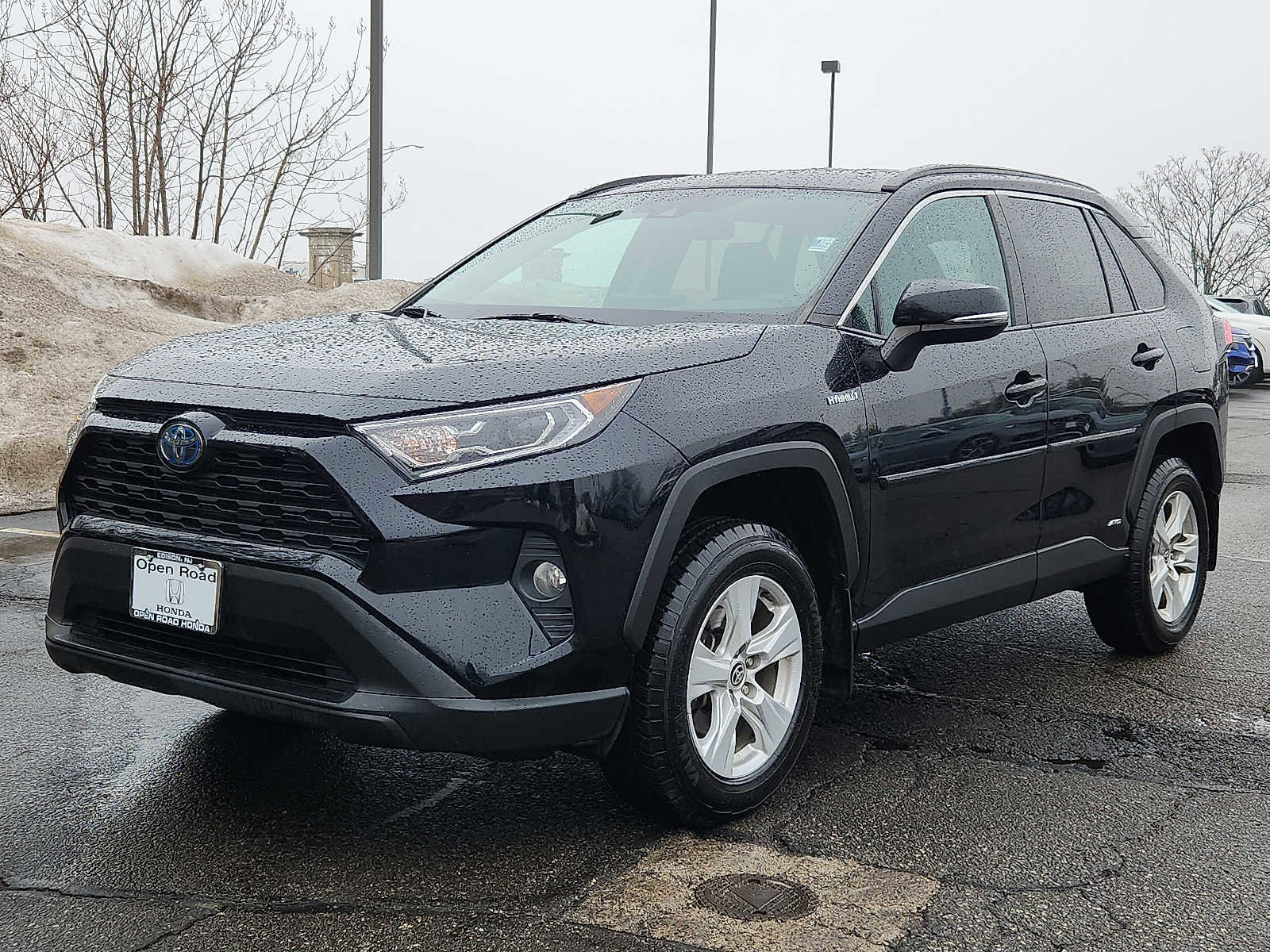 Used 2021 Toyota RAV4 XLE w/ XLE Grade Weather Package image 3