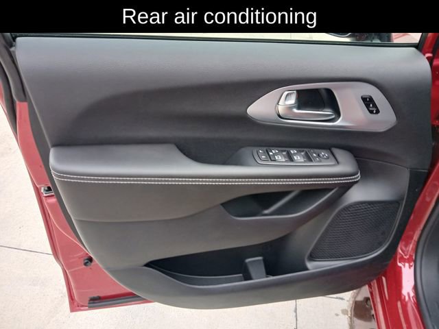 New 2026 Chrysler Pacifica Limited w/ S Appearance Package image 12