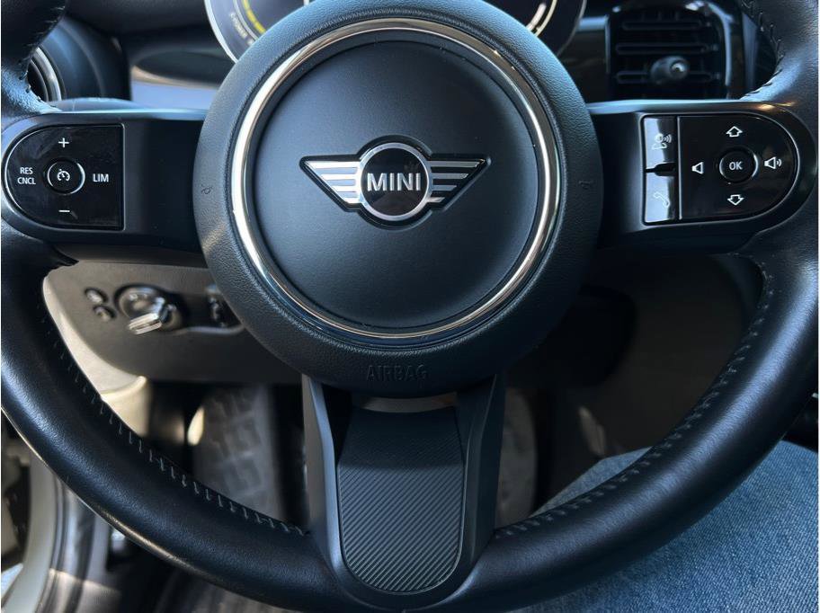 Used 2022 MINI Cooper SE FWD image 10