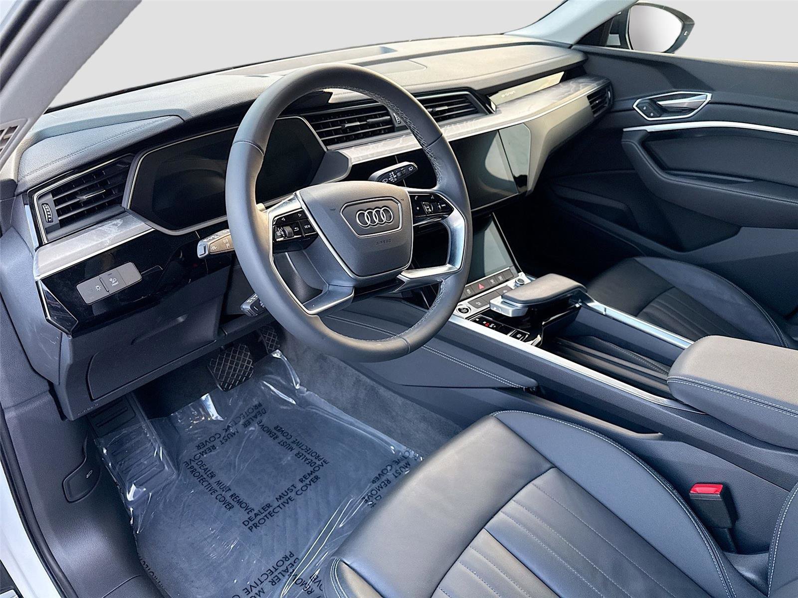 Certified 2024 Audi Q8 e-tron Premium image 9