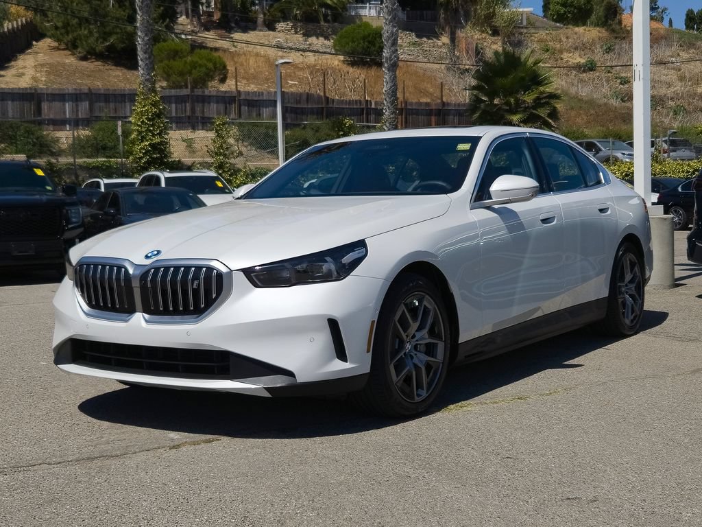 Used 2026 BMW i5 eDrive40 RWD image 2