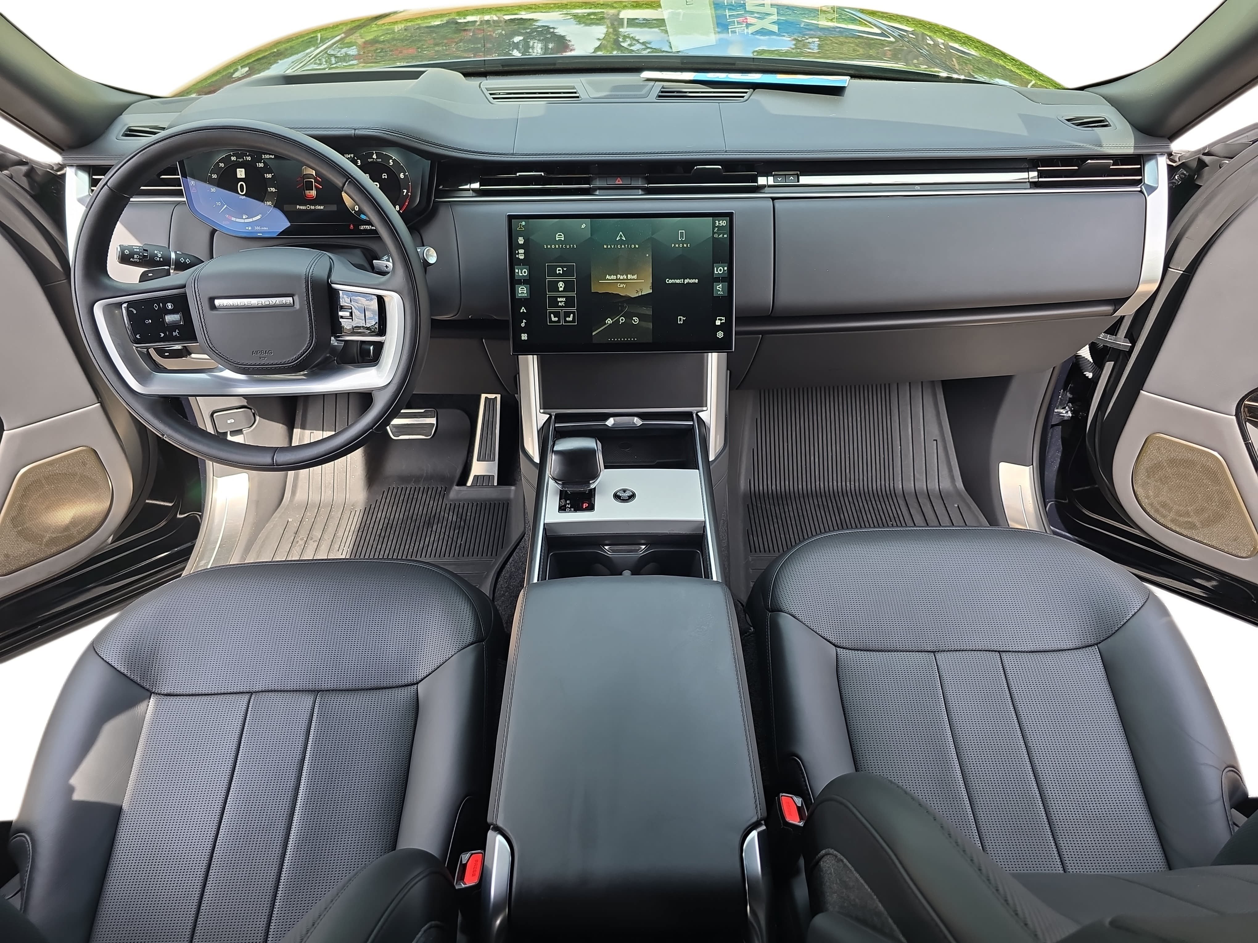 Certified 2024 Land Rover Range Rover SV AWD/4WD image 9