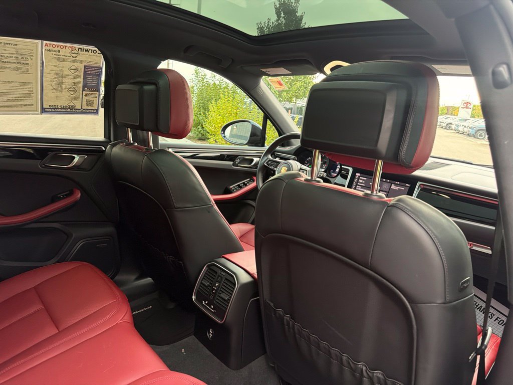 Used 2023 Porsche Macan Turbo AWD/4WD image 16
