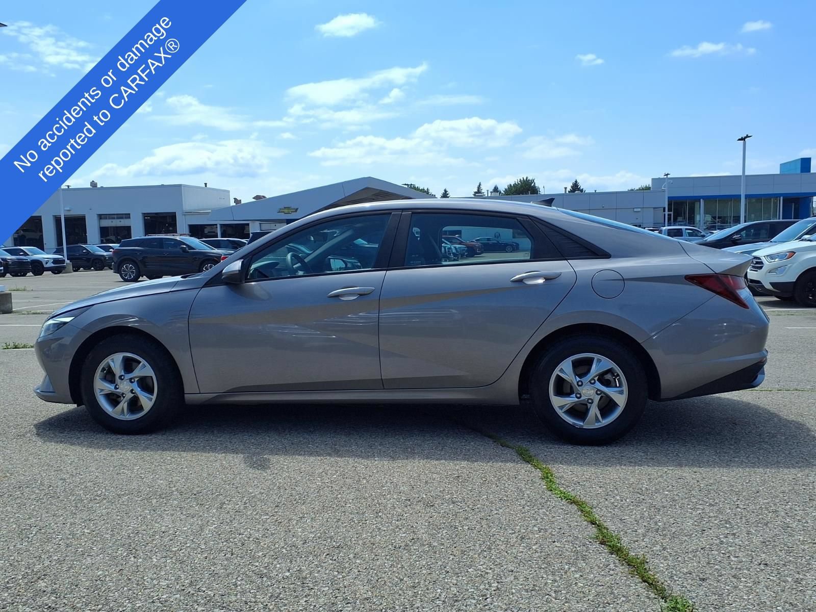 Used 2022 Hyundai Elantra SE FWD image 9