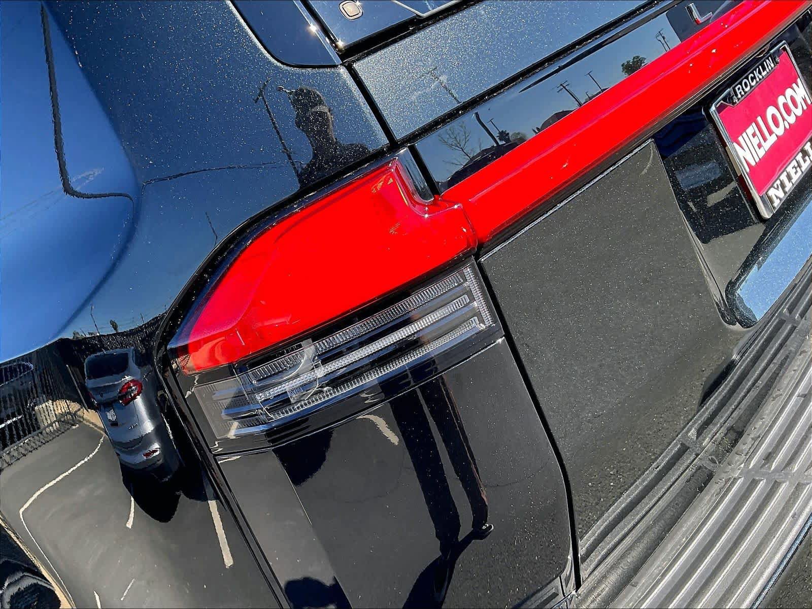 Used 2024 Lexus GX 550 w/ Accessory Package (2T) AWD/4WD image 30