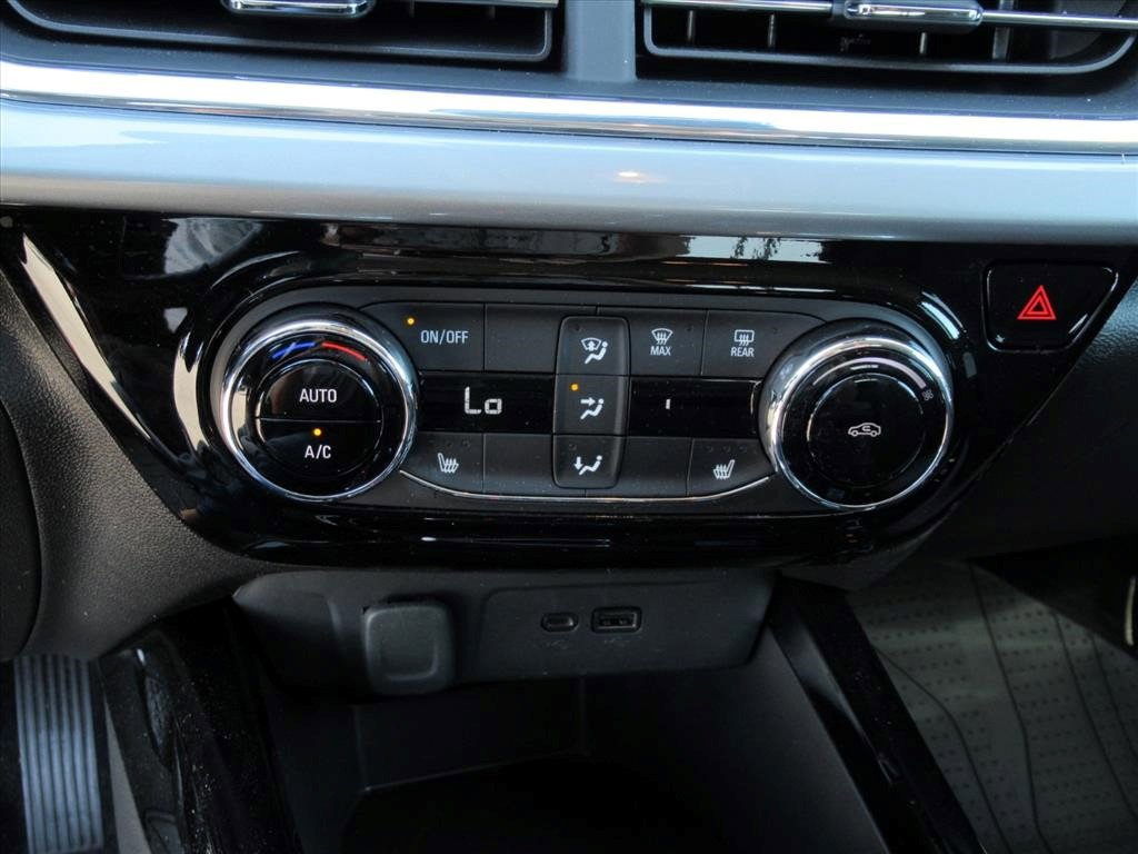 Certified 2025 Chevrolet Trax LT w/ Driver Confidence Package image 24