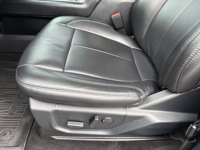 Used 2021 Ford Expedition Max XLT image 16