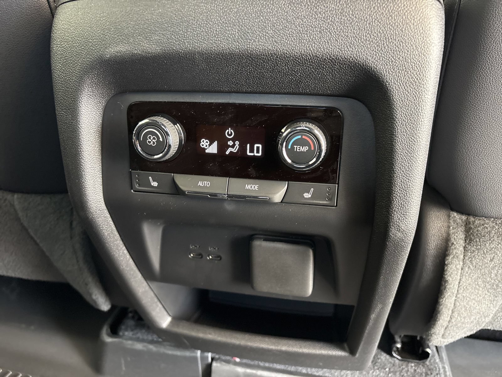 New 2026 Chevrolet Traverse RS w/ LPO, Floor Liner Package FWD image 24