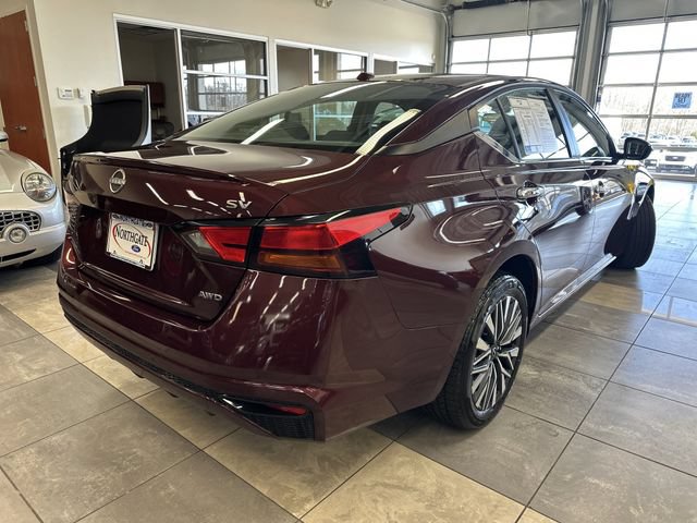 Used 2024 Nissan Altima 2.5 SV AWD/4WD image 12