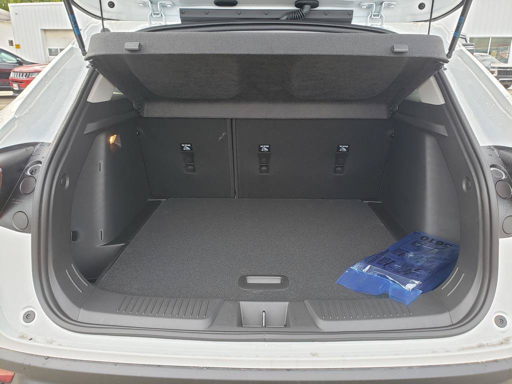 New 2026 Chevrolet Trax LT w/ Sunroof Package FWD image 10