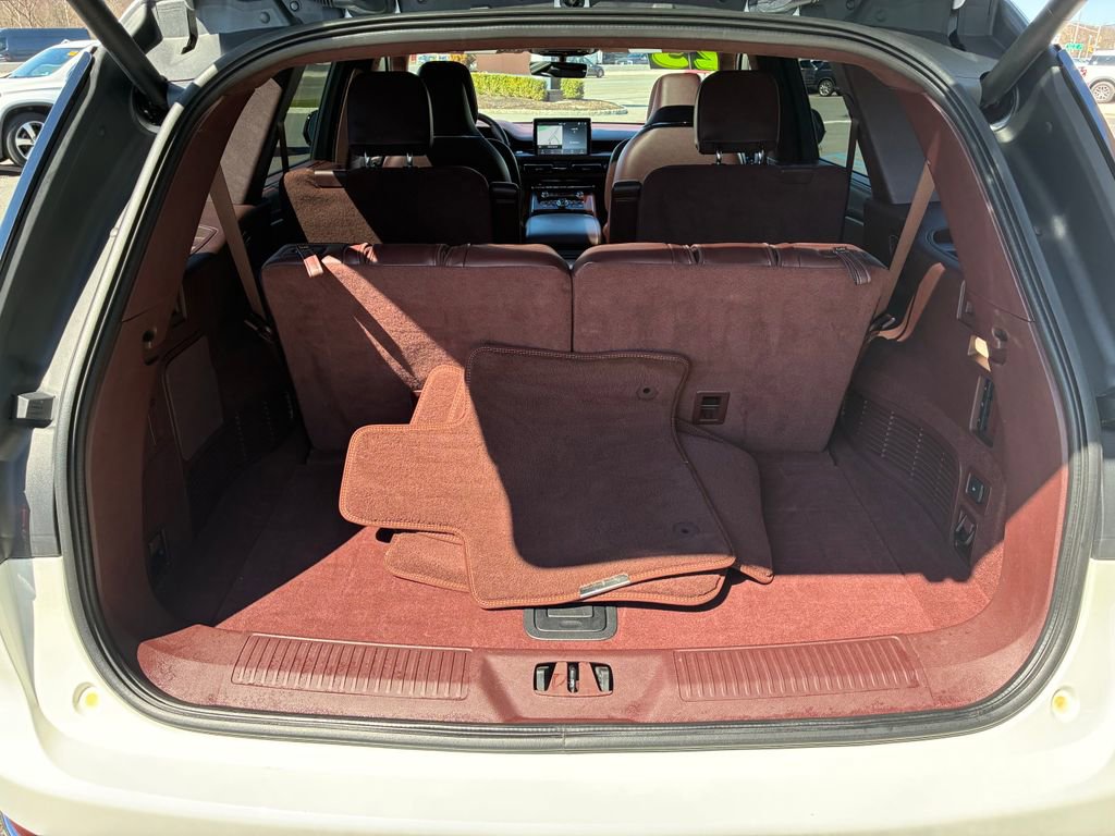 Used 2023 Lincoln Aviator Black Label w/ Dynamic Handling Package image 5