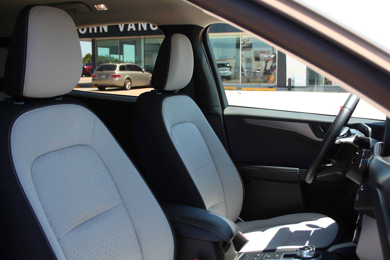 Used 2024 Ford Escape Active AWD/4WD image 17