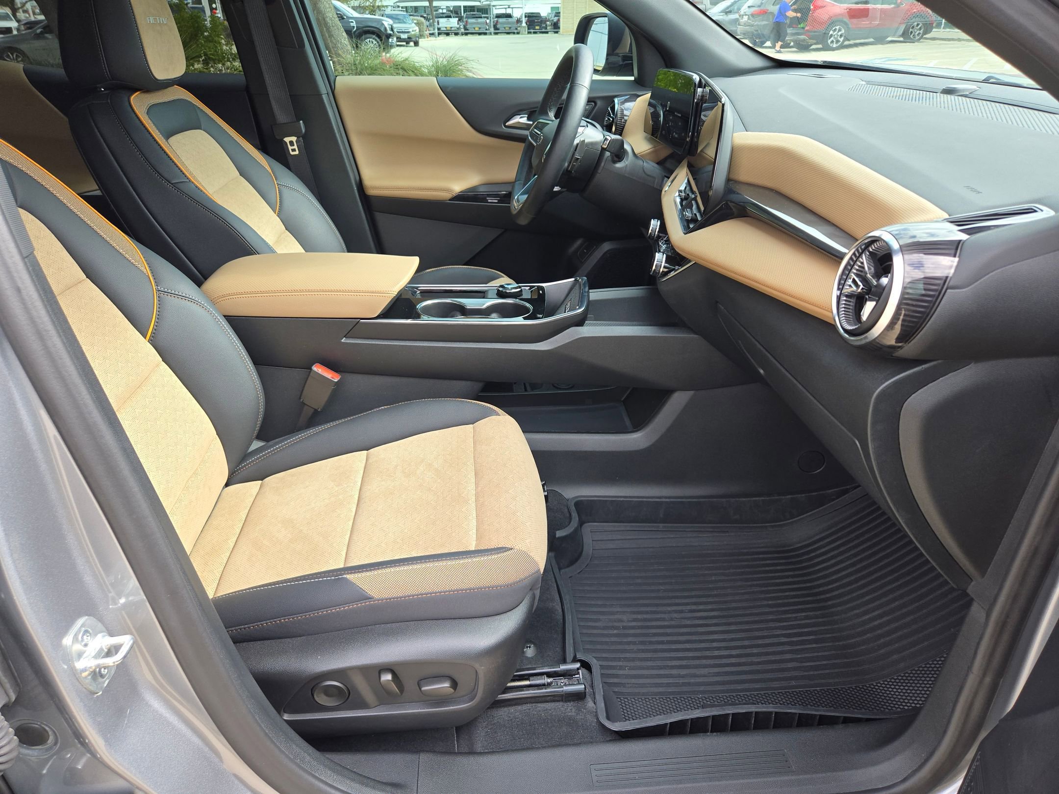 Certified 2026 Chevrolet Equinox ACTIV w/ Convenience Package III image 27