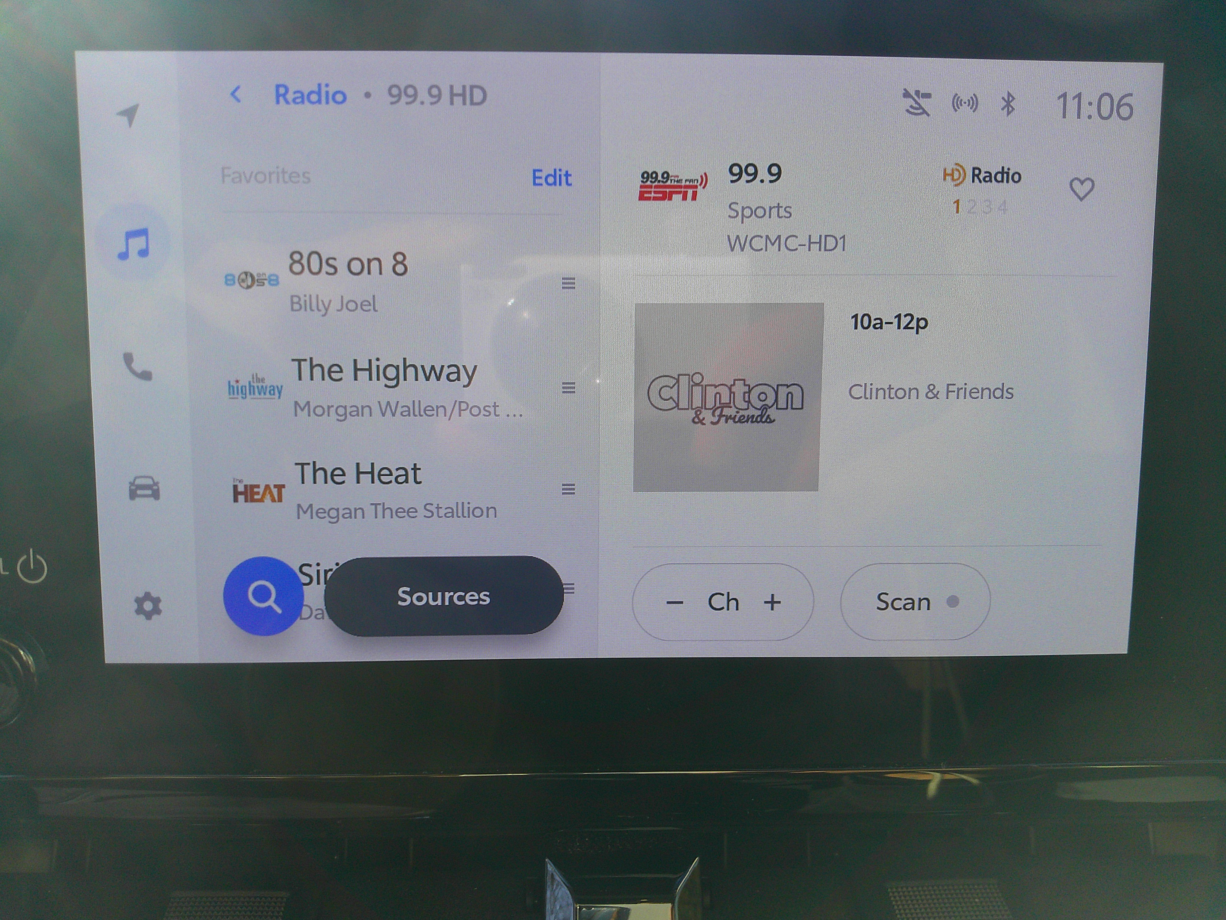 Used 2023 Toyota Corolla LE image 25