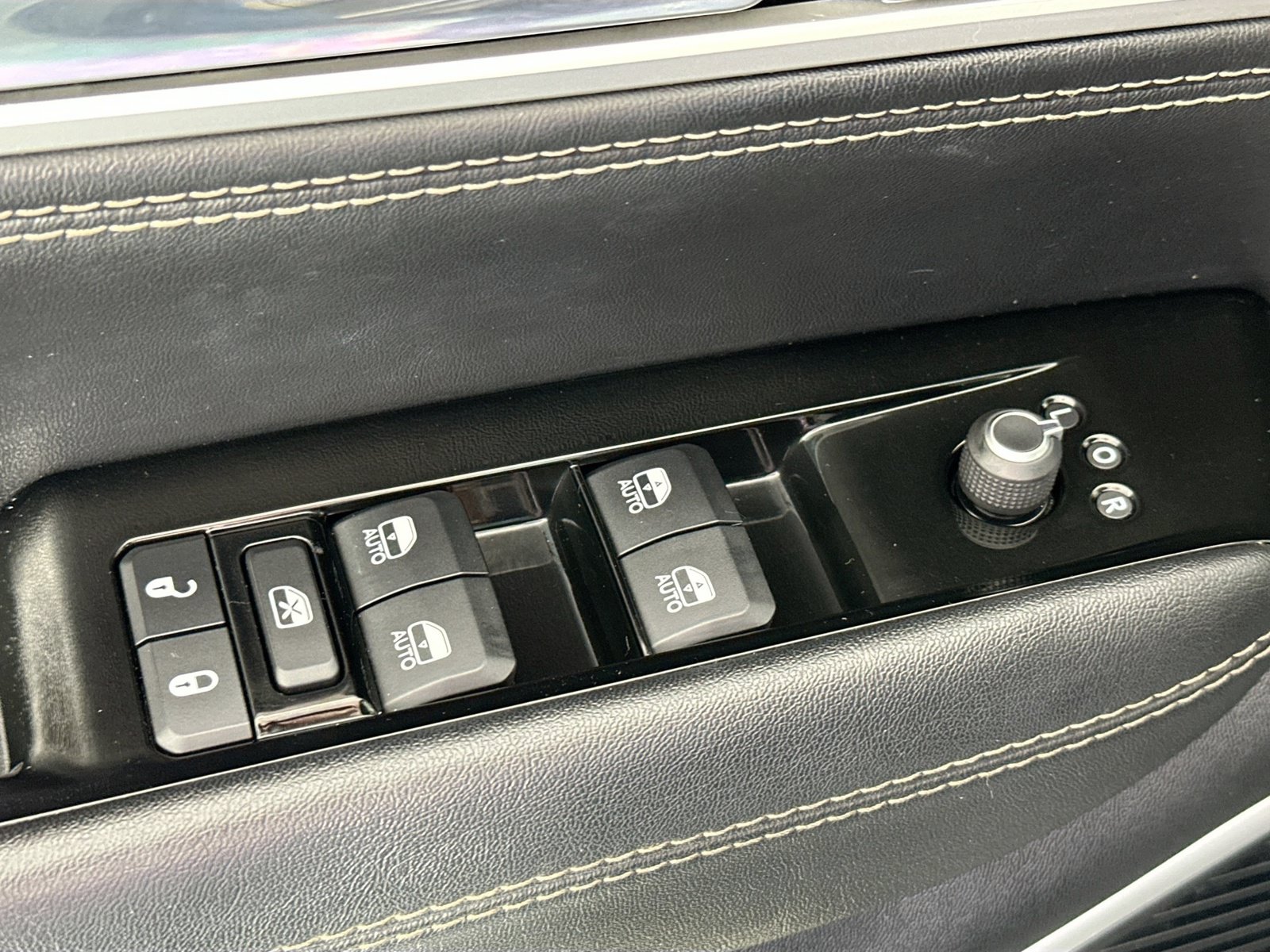 Used 2022 Jeep Wagoneer Series III w/ Flexible Seating Group RWD image 18