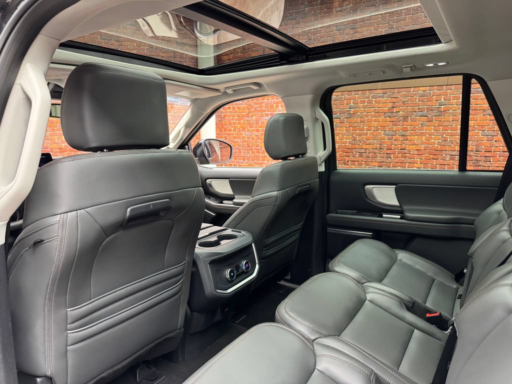Certified 2025 Ford Expedition Active AWD/4WD image 27
