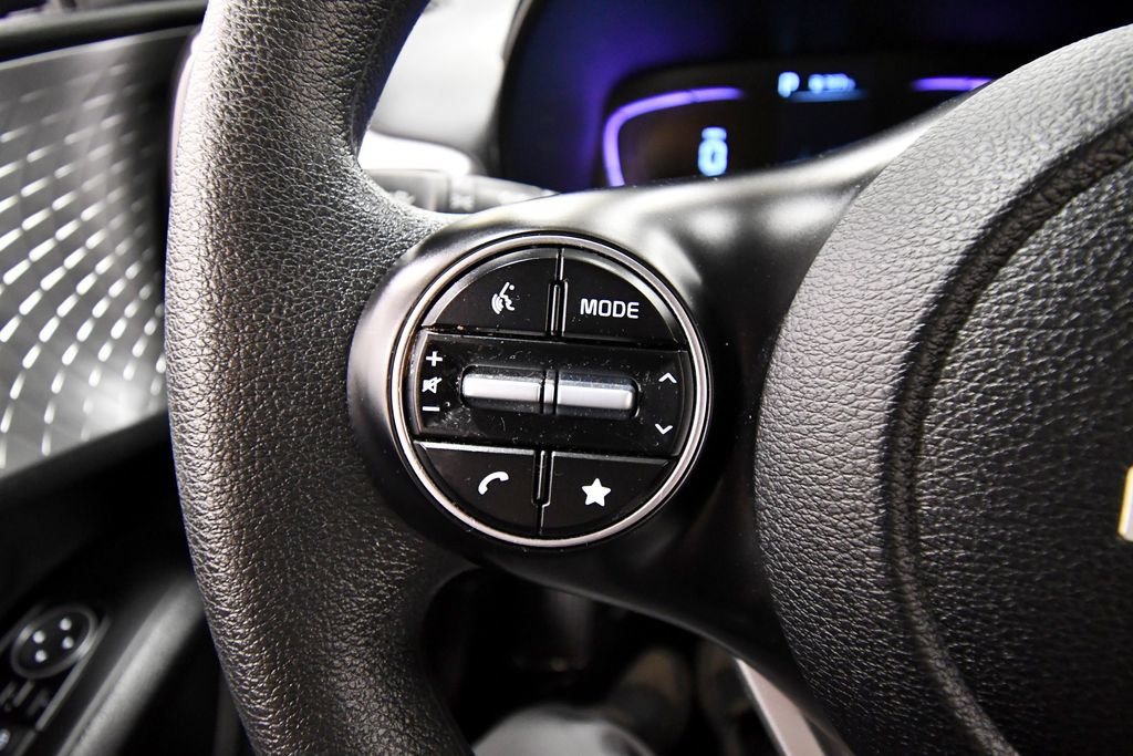 Certified 2025 Kia Soul LX FWD image 19