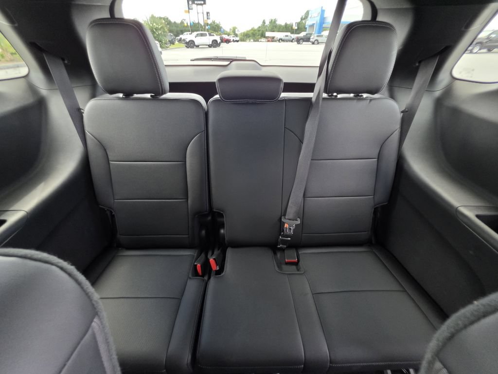Used 2026 Chevrolet Traverse LT AWD/4WD image 16