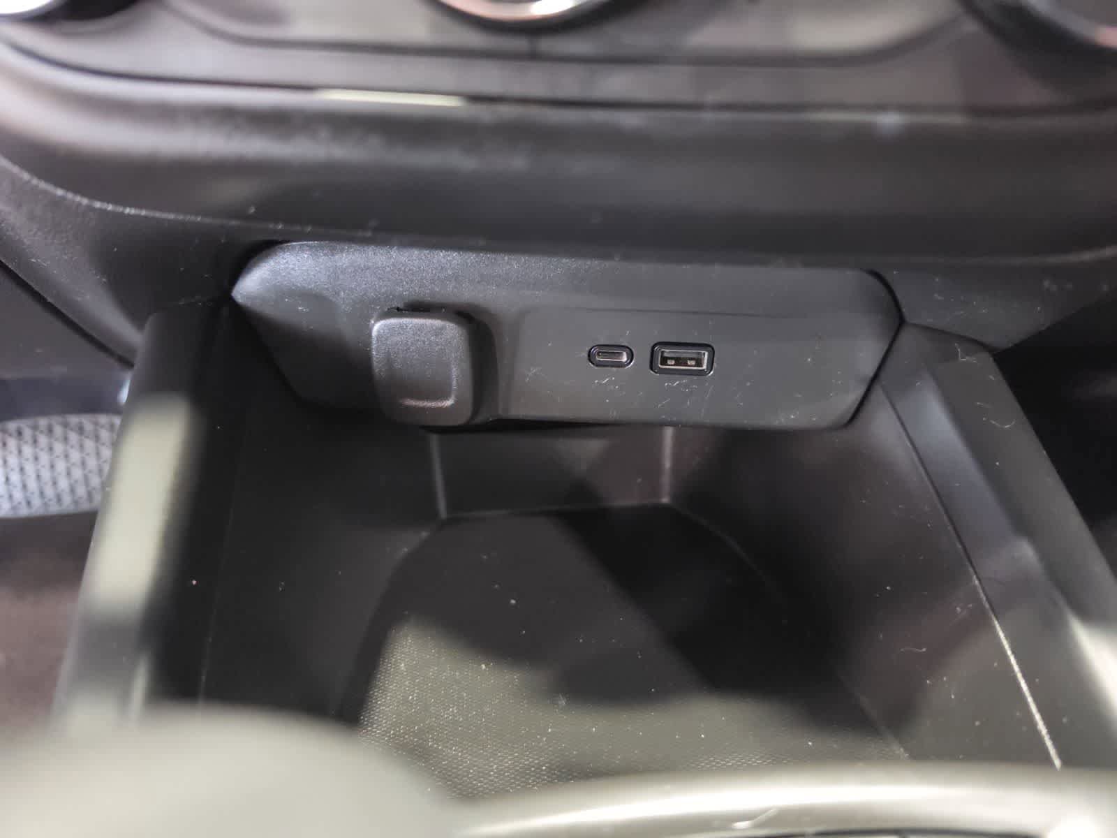 Used 2024 Chevrolet Trax LS w/ LS Convenience Package FWD image 22